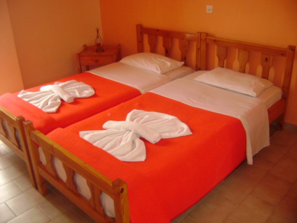 Adonis Beach Hotel Iraklio Eksteriør bilde