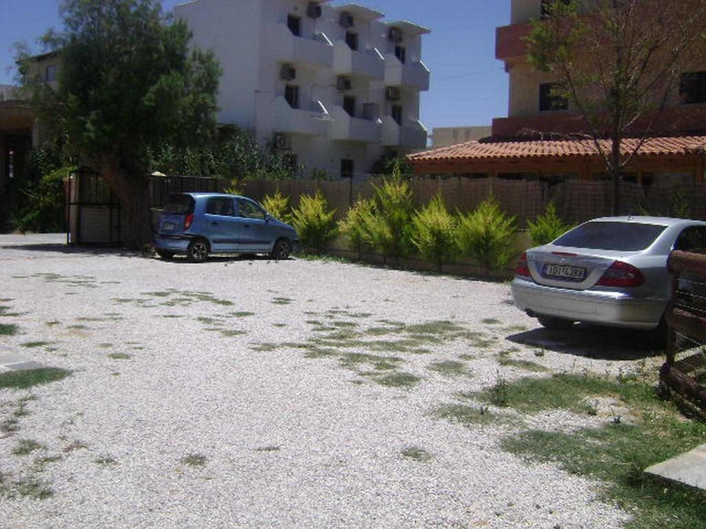 Adonis Beach Hotel Iraklio Eksteriør bilde