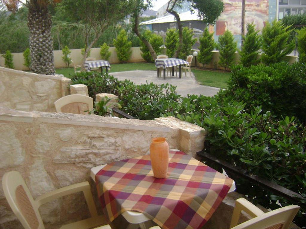 Adonis Beach Hotel Iraklio Eksteriør bilde