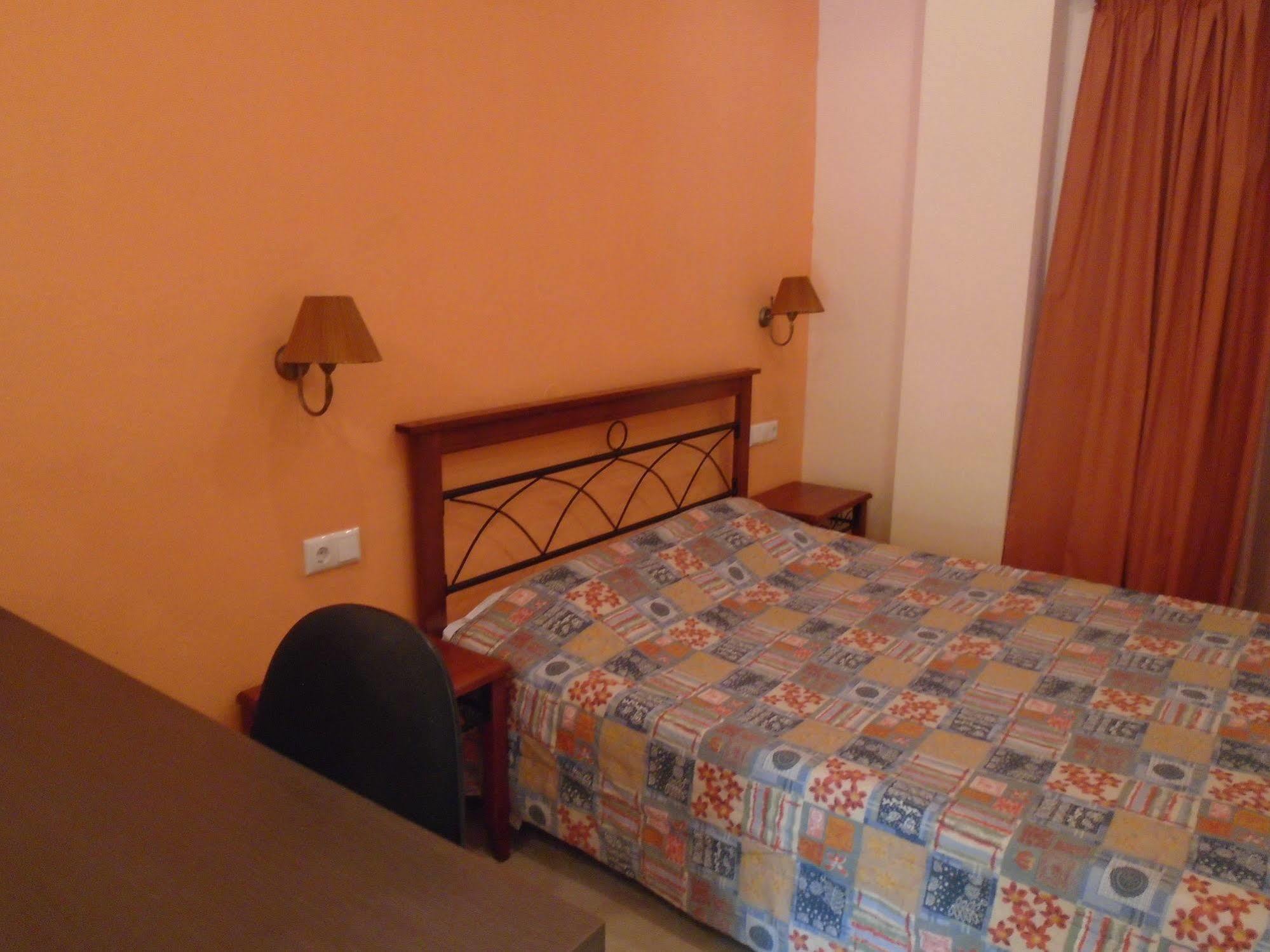 Adonis Beach Hotel Iraklio Eksteriør bilde